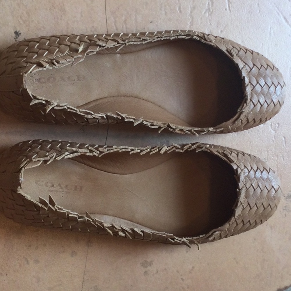 Coach 7.5 Tan Leather Woven Flats